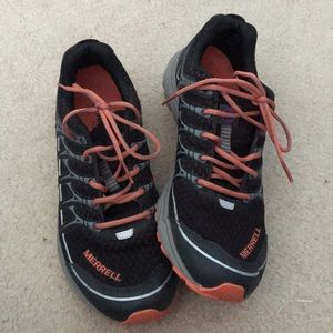 NEW MERREL TENNIS SHOES